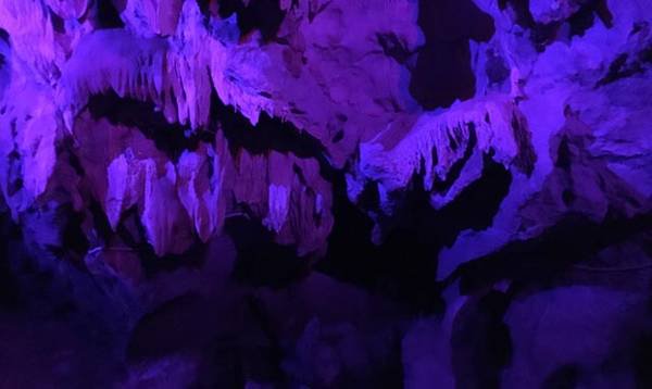 Hệ thống hang động kì ảo ở Thung Nham