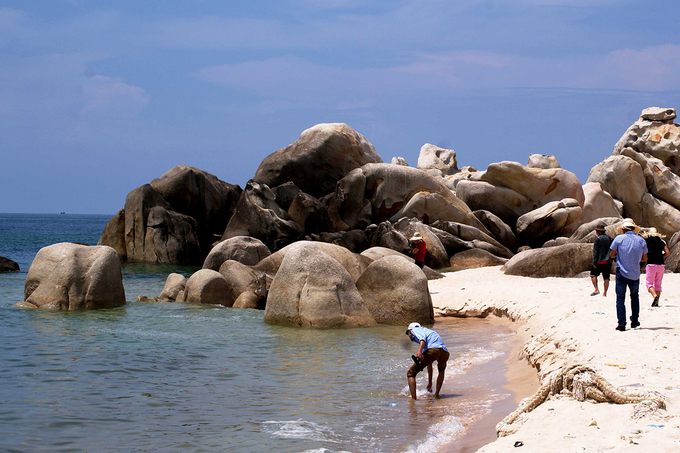 Những tảng đá khổng lồ có hình thù kỳ dị ở Bình Thuận