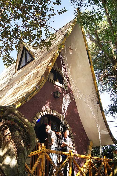 'Ngôi nhà ma quái' ở Đà Lạt hút khách gần 30 năm