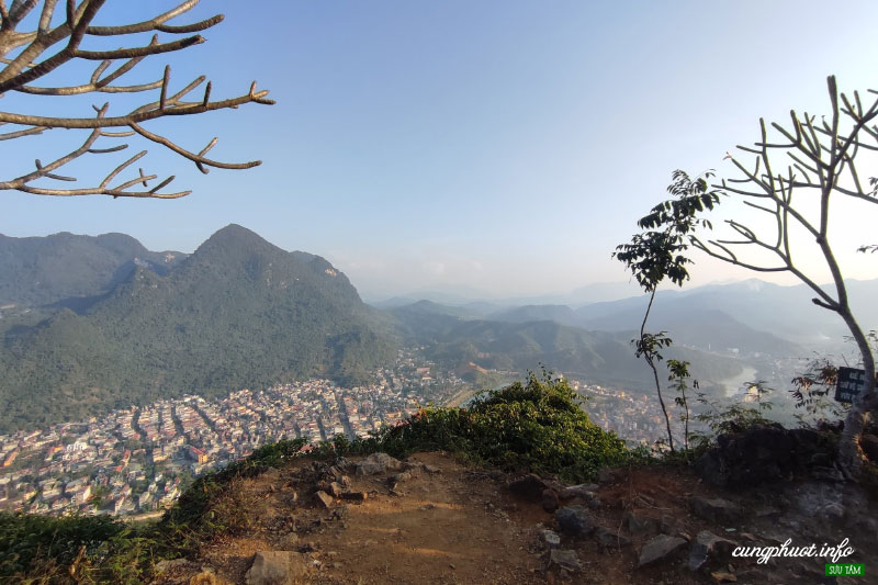 Núi Cấm, Hà Giang - Ảnh 1